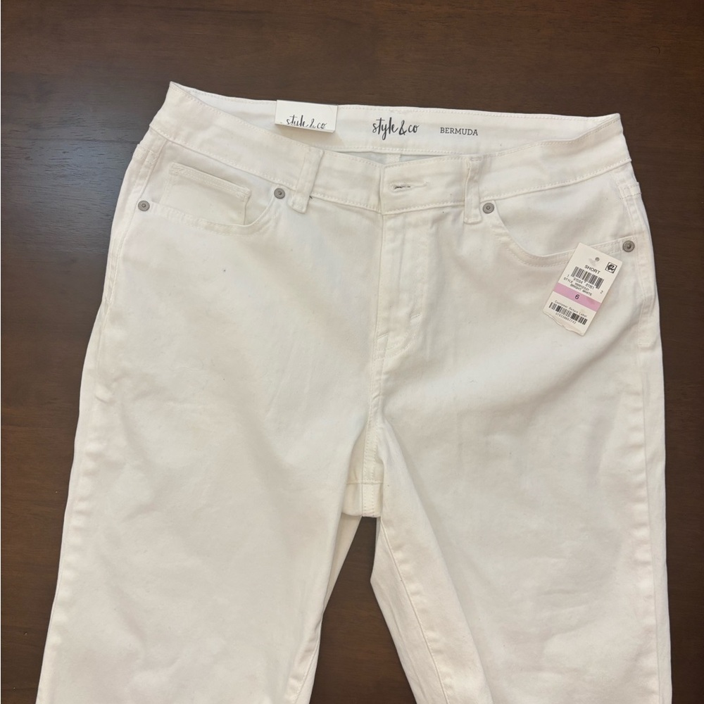 Style & Co. White High Rise Jeans - Size 6 (NWT)